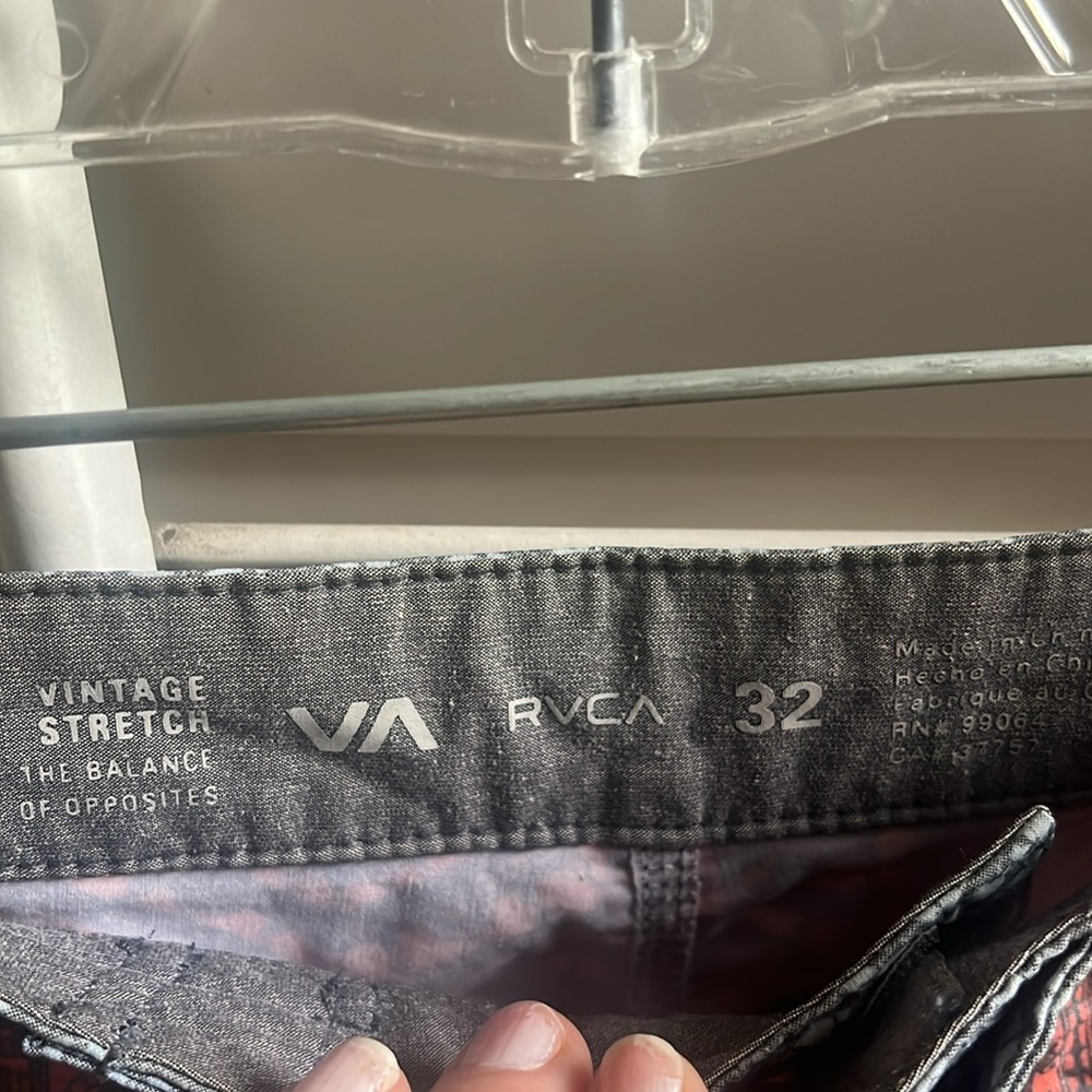 Men’s RVCA Swim Trunks - Picture 2 of 6